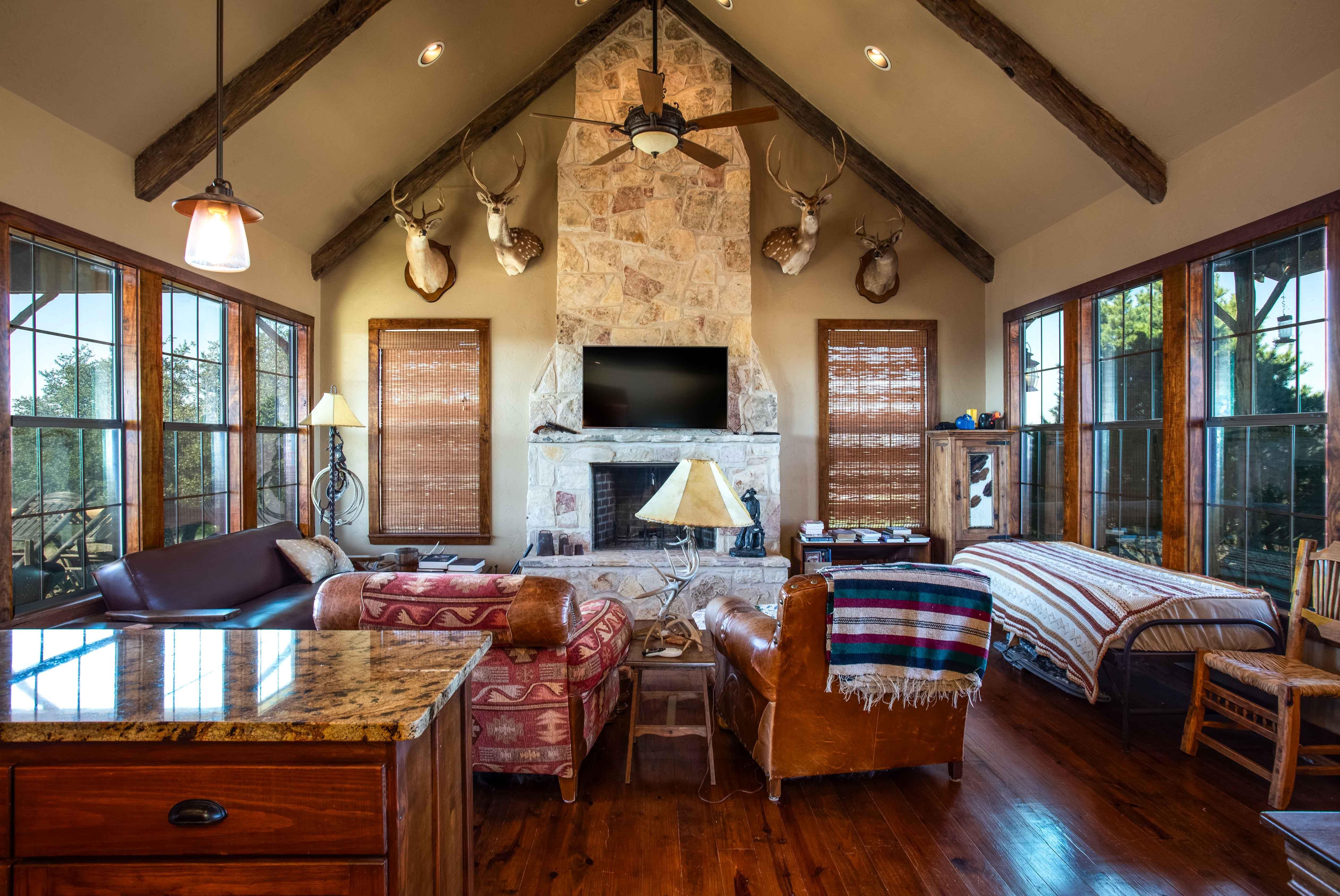 250 acres in Leakey, TX, 78873 Land and Farm