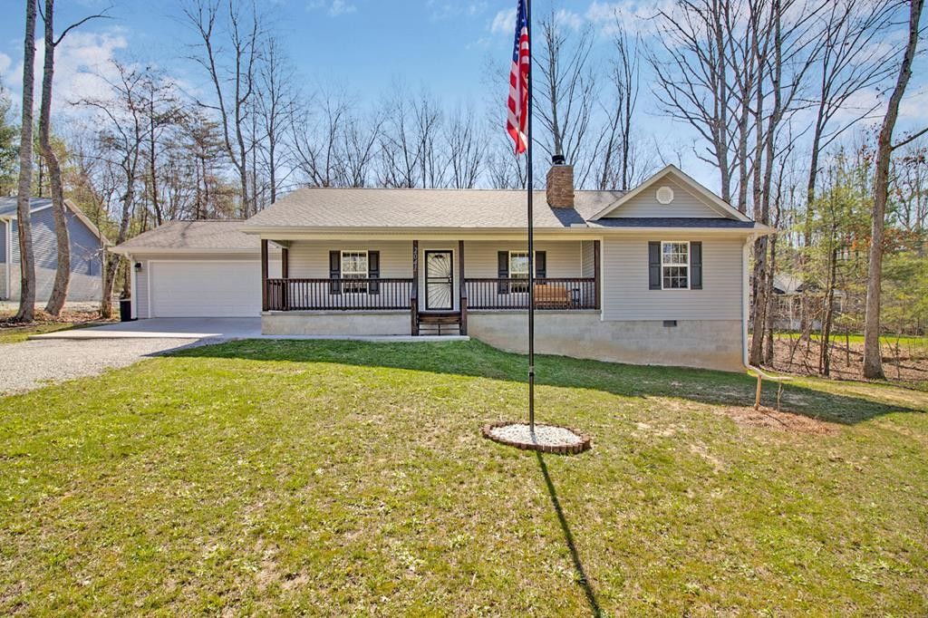 1.09 Acres, 2041 AllardtTinch Road, Jamestown, TN 38556 Land and Farm