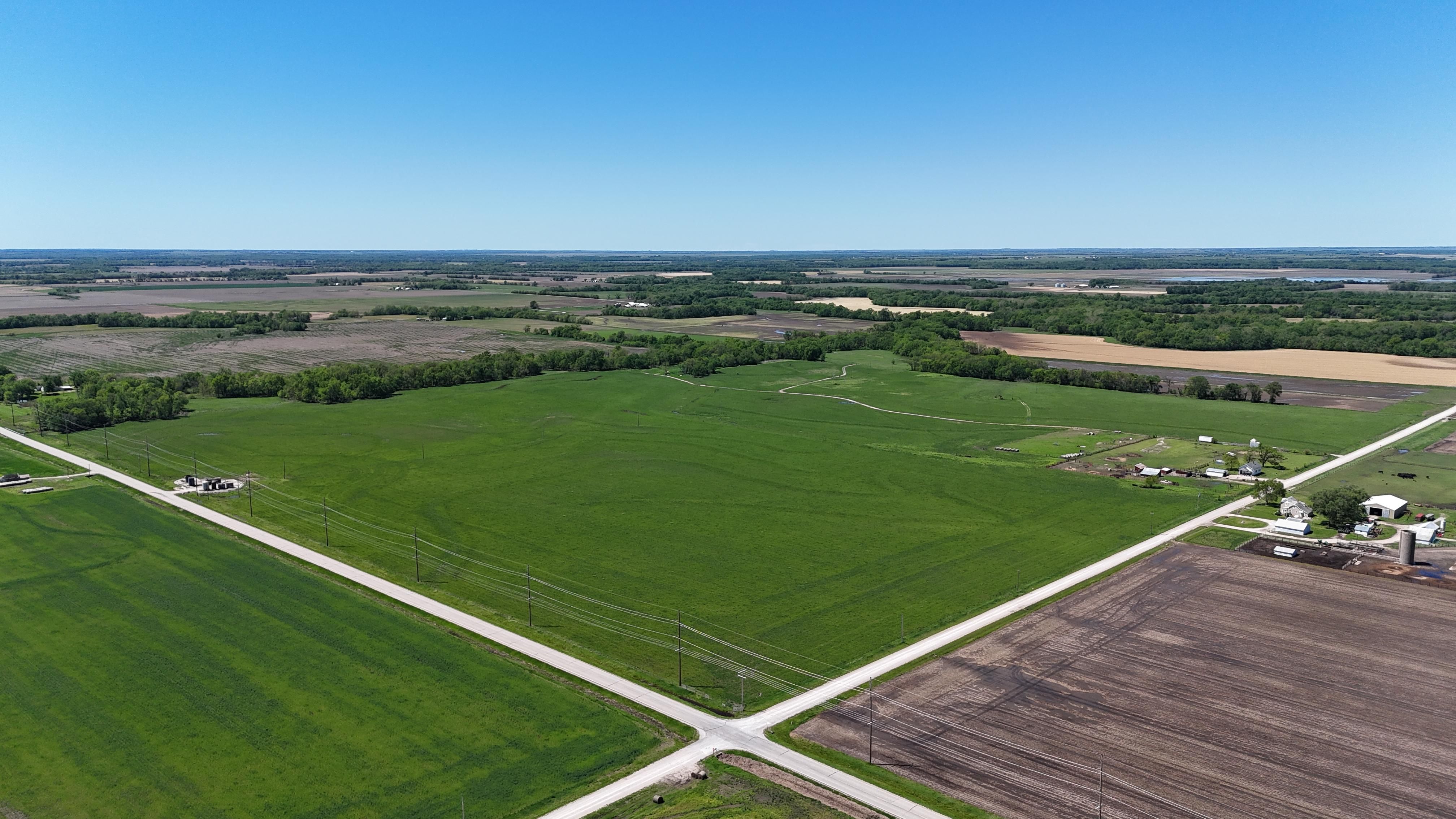 10th & Shetland Road, LeRoy, KS 66857 Land and Farm