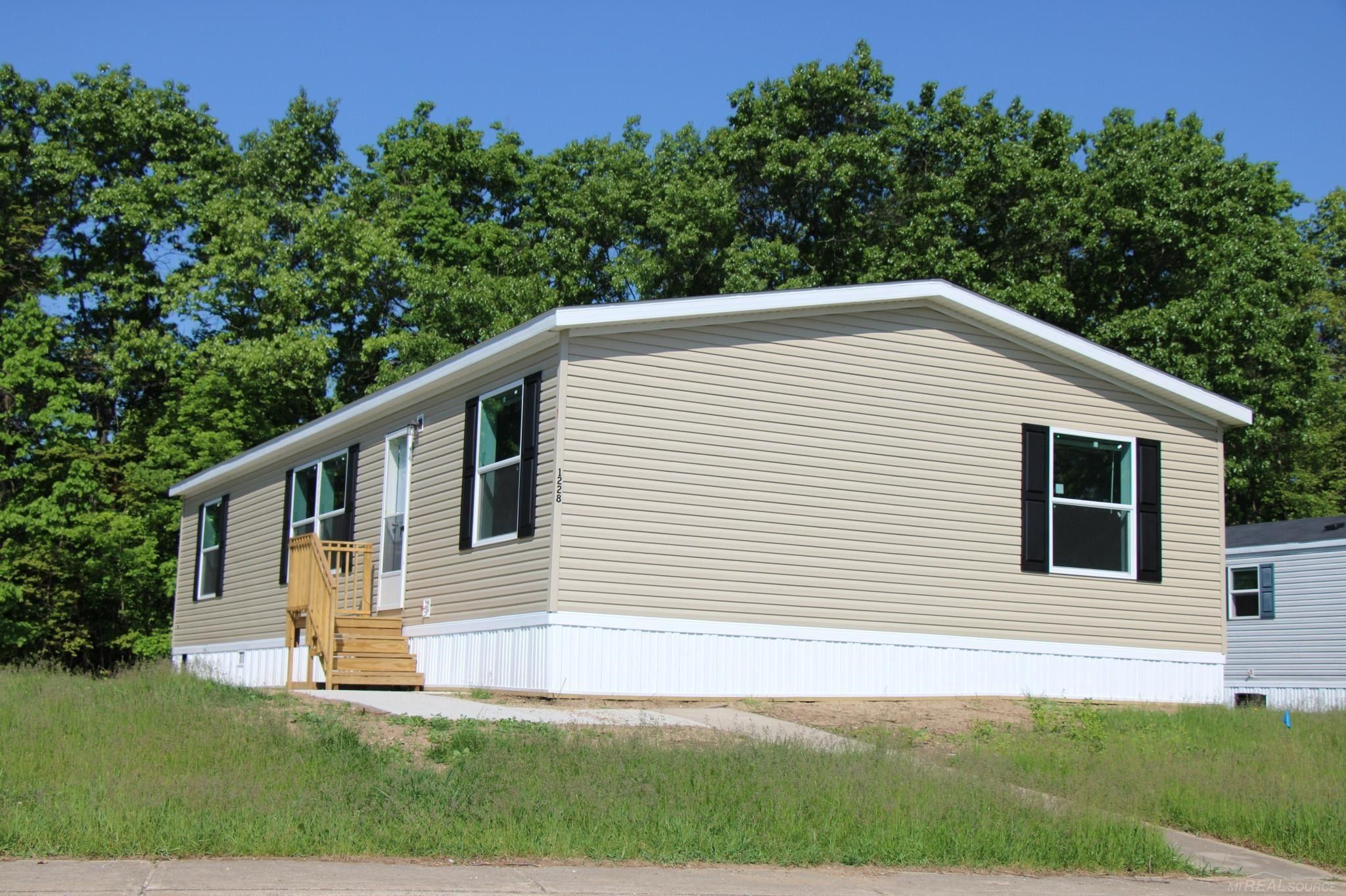 820 E Hoffman, Three Rivers, MI 49093 MLS 50142502 Land and Farm