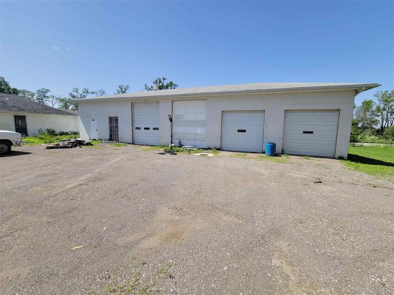 2115 Highway 6 Trl, Marengo, IA 52301 MLS 202403452 Land and Farm