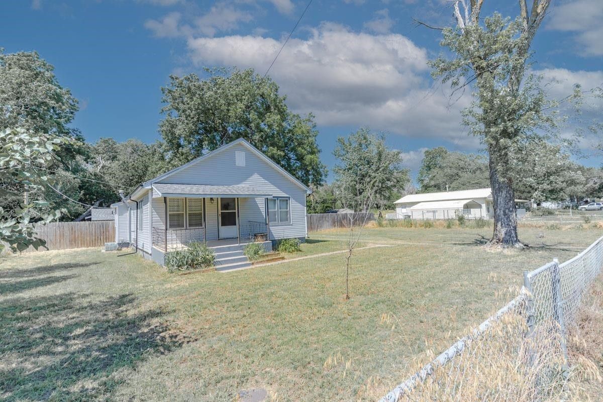 608 W Polk Ave, Arkansas City, KS 67005 MLS 640469 Land and Farm