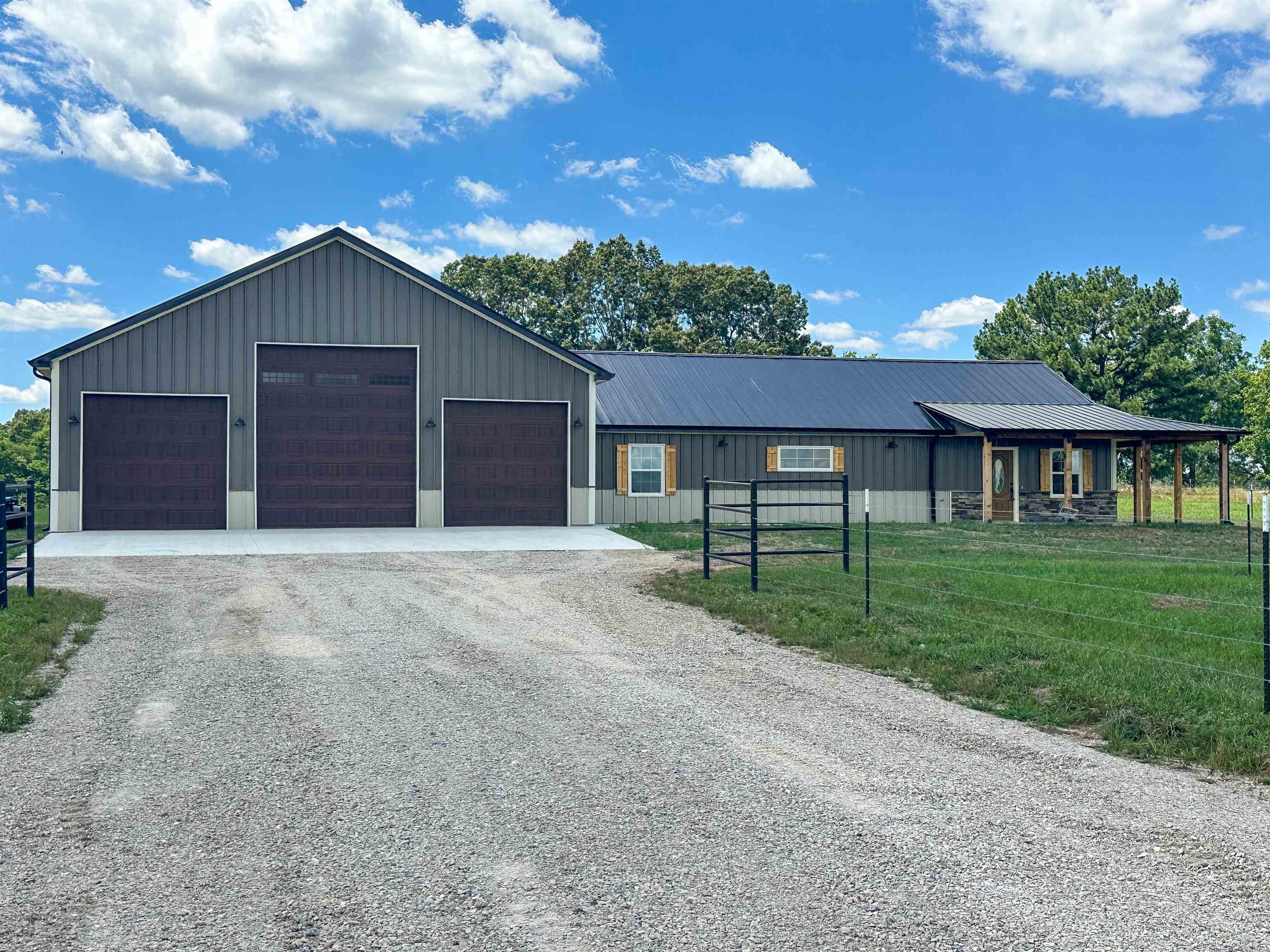 81 Country Lane, Ash Flat, AR 72513 MLS 24022904 Land and Farm