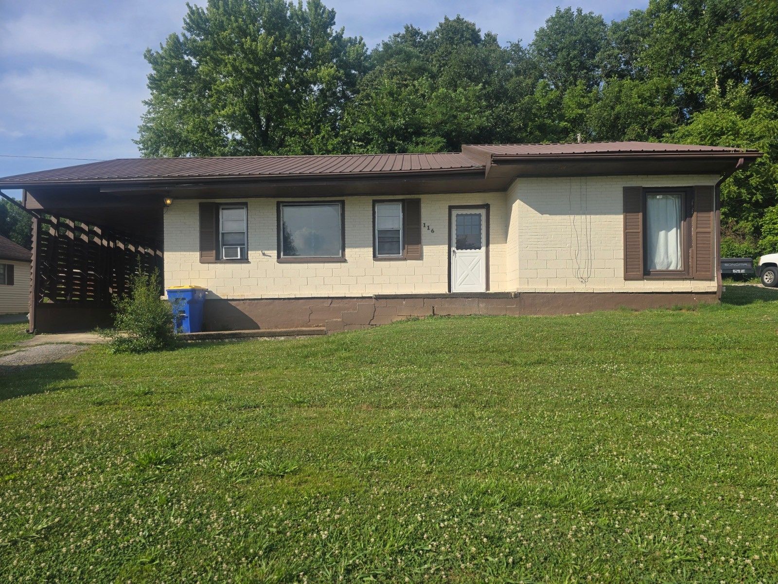 116 Greensburg Street, Edmonton, KY 42129 MLS 11316609 Land and Farm