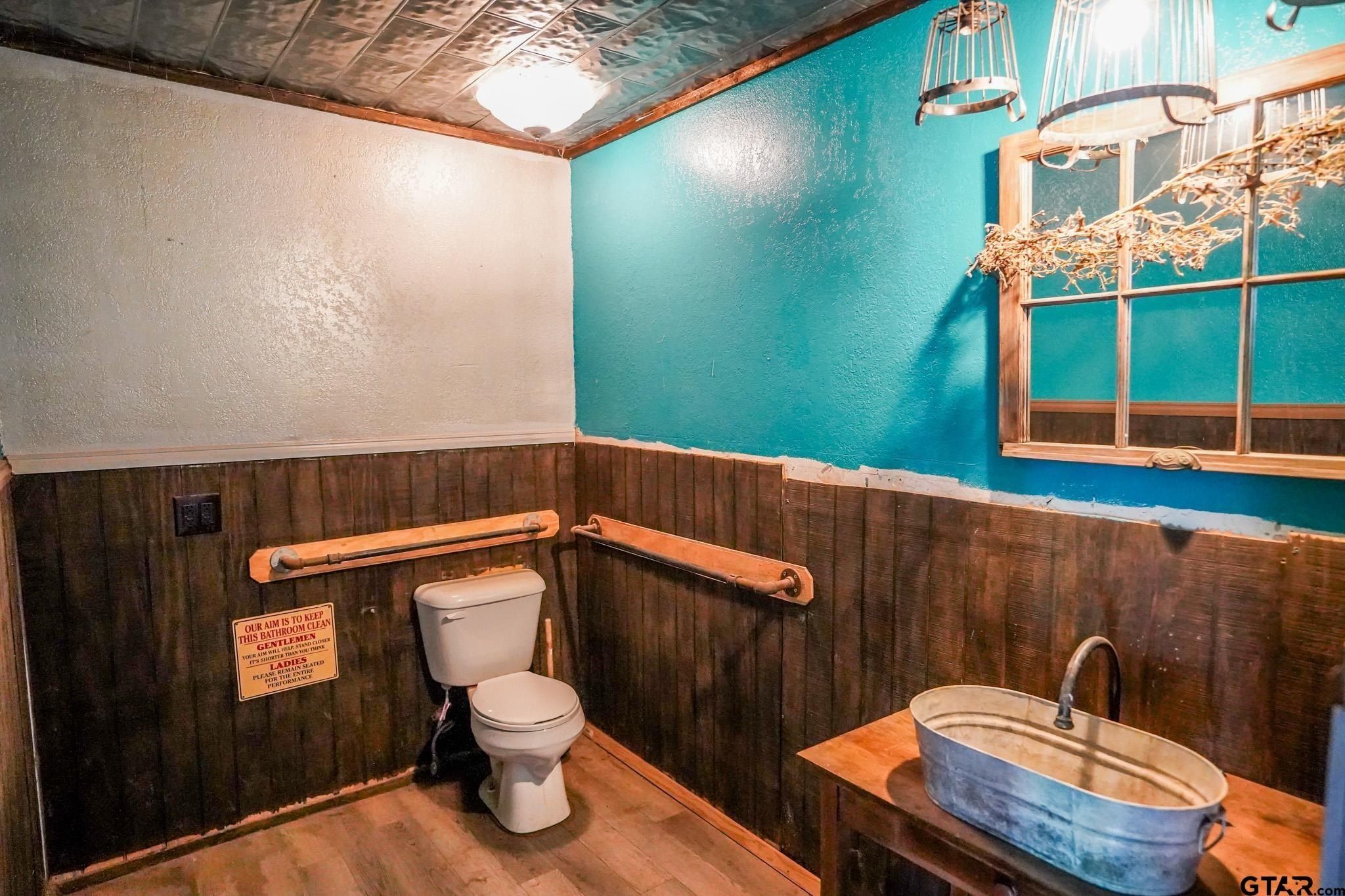 105 E Main Street, Palestine, TX 75801 MLS 24014256 Land and Farm