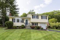 Ranch Property for sale in Middlesex County, Massachusetts