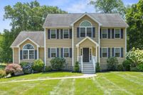 Ranch Property for sale in Middlesex County, Massachusetts