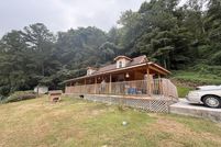 Lakefront Property for sale in Leslie County, Kentucky