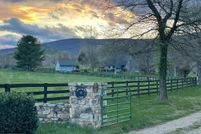 Lakefront Property for sale in Rappahannock County, Virginia