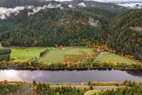 Lakefront Property for sale in Douglas County, Oregon