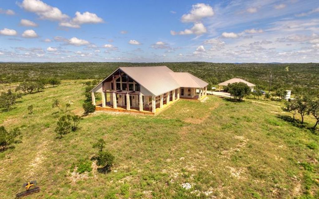 200 acres, Hondo, TX, Property ID 3150358 Land and Farm