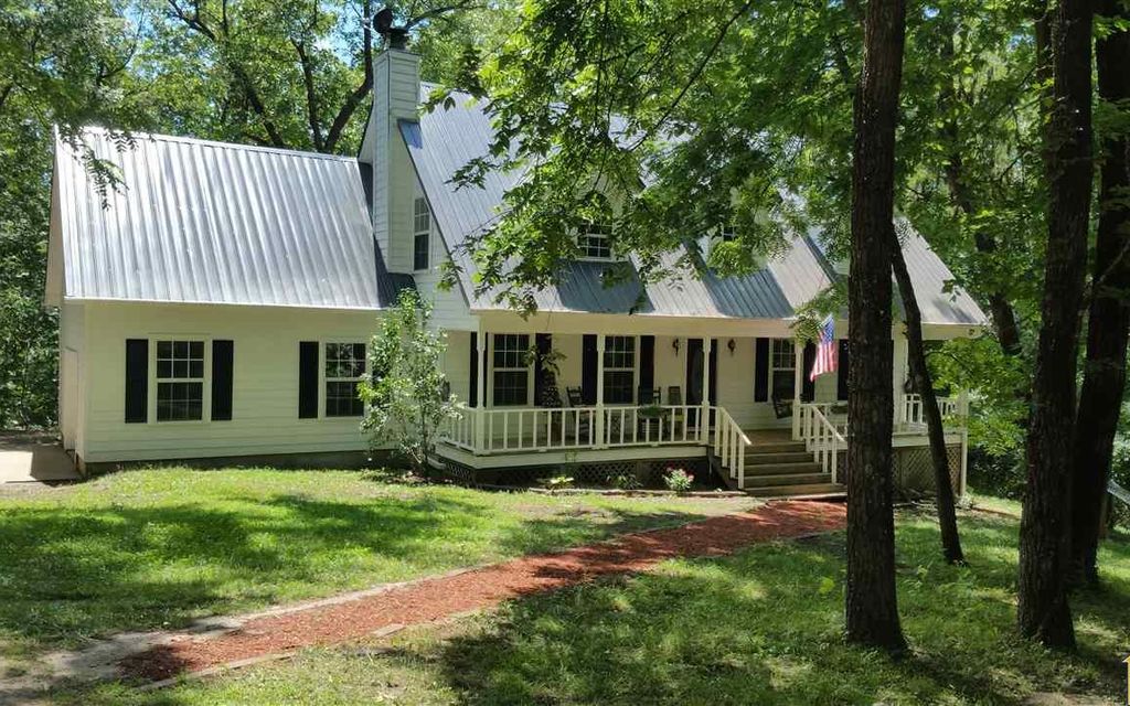 7.91 acres, Sedalia, MO, Property ID 4634533 Land and Farm