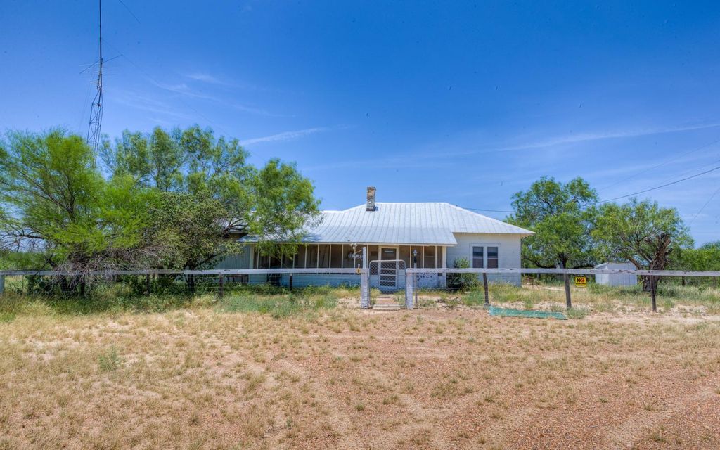 560 acres, Cotulla, TX, Property ID 6977155 Land and Farm