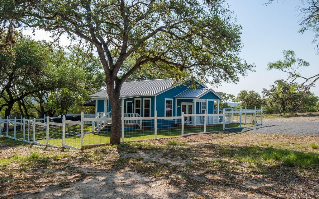 9.26 acres, Utopia, TX, Property ID 7788397 Land and Farm