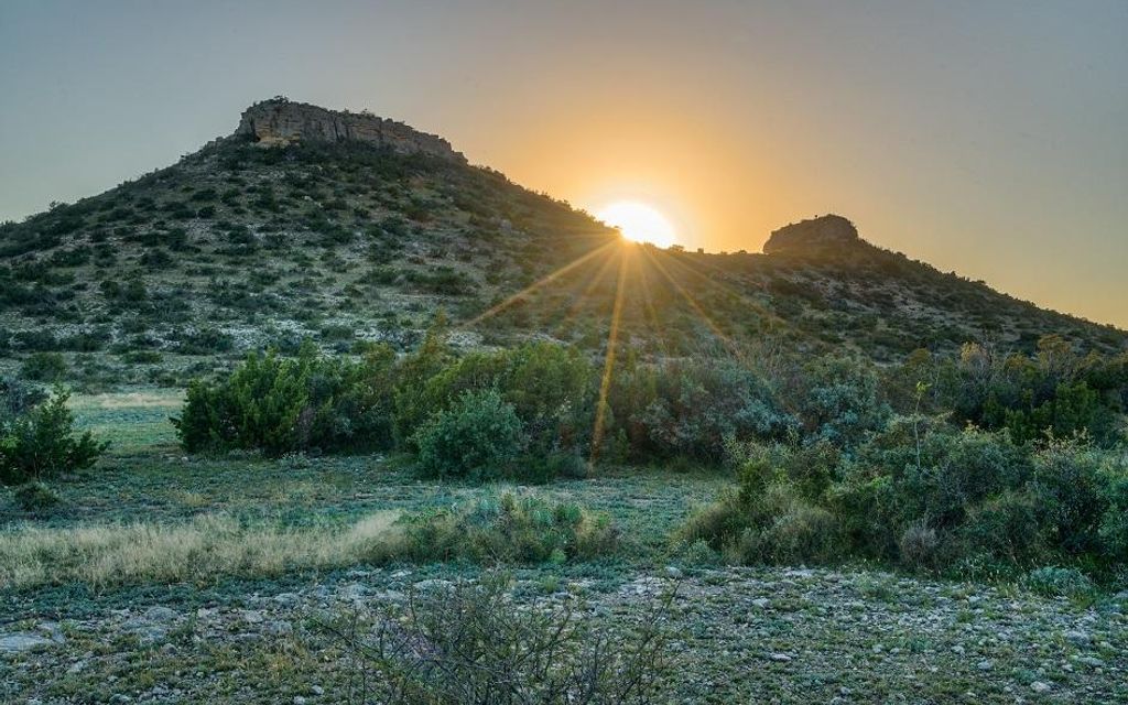 6004 acres, Iraan, TX, Property ID 7816557 Land and Farm