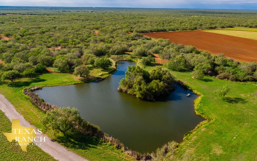 369 acres, Big Wells, TX, Property ID 8716106 Land and Farm