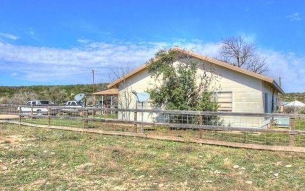 205 acres, Rocksprings, TX, Property ID 9160186 Land and Farm