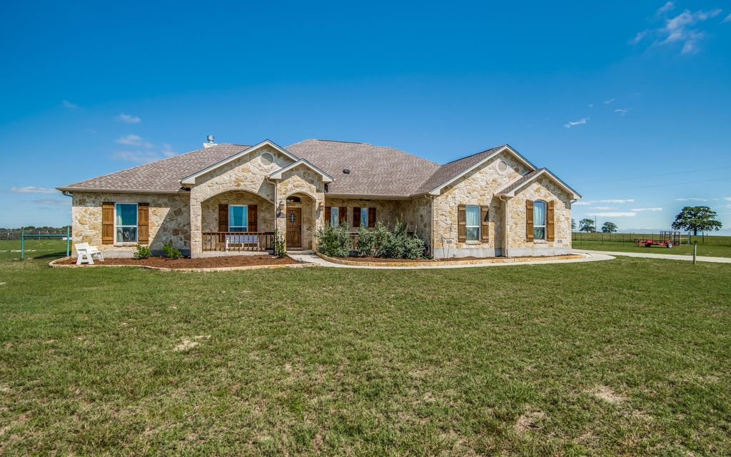 3 acres, La Vernia, TX, Property ID 9213476 Land and Farm