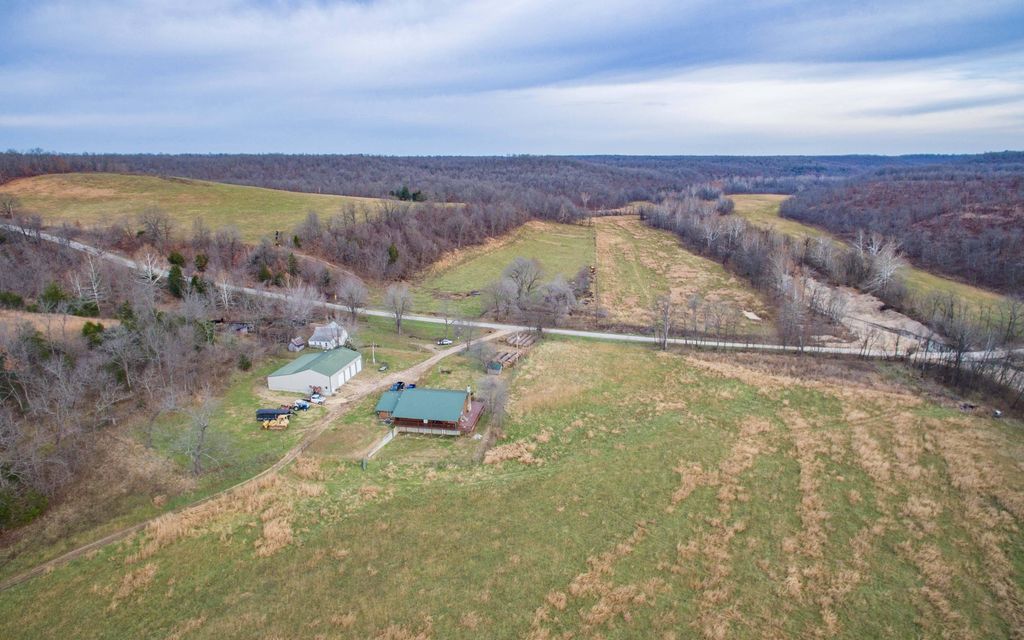 601 acres, Tunas, MO, Property ID 7191142 Land and Farm