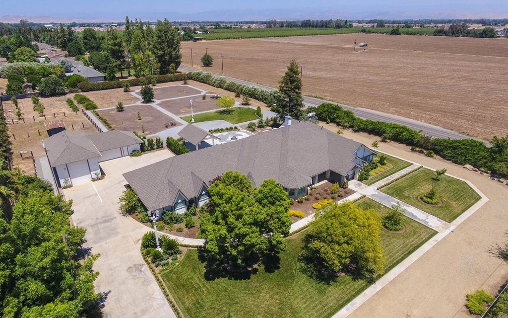 2.3 acres, Fresno, CA, Property ID 9656262 Land and Farm