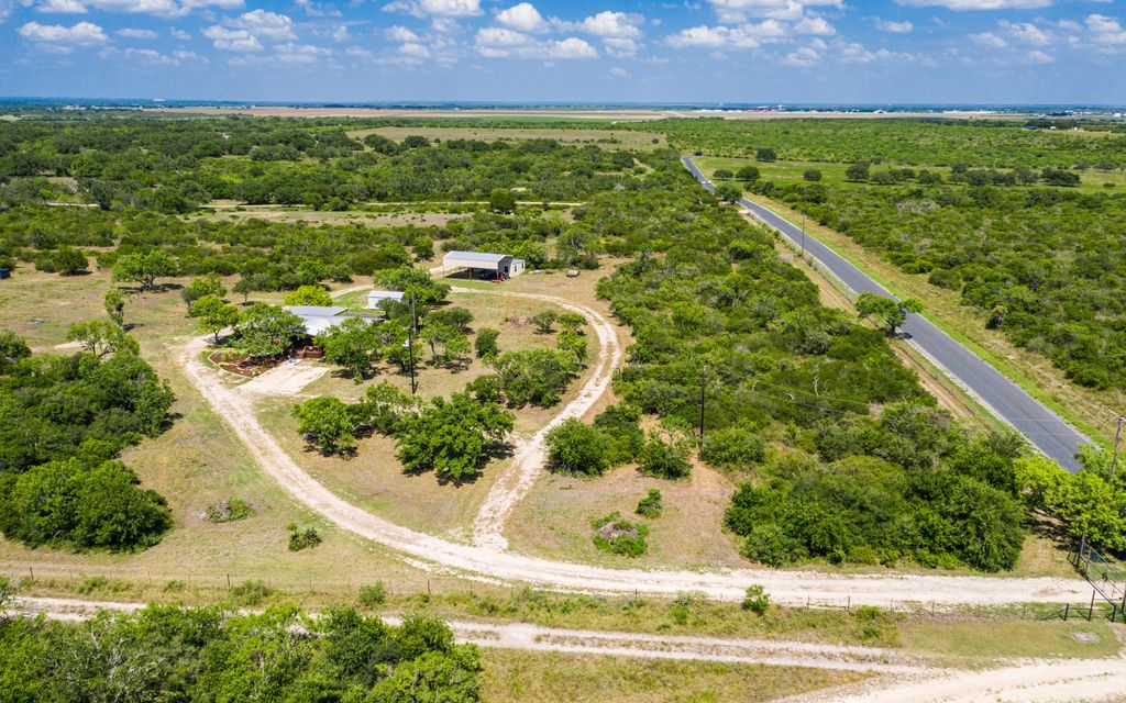 17.15 acres, Hondo, TX, Property ID 9659655 Land and Farm