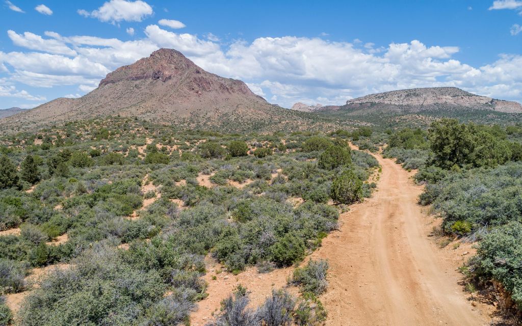 160 acres, Kingman, AZ, Property ID 9698632 Land and Farm