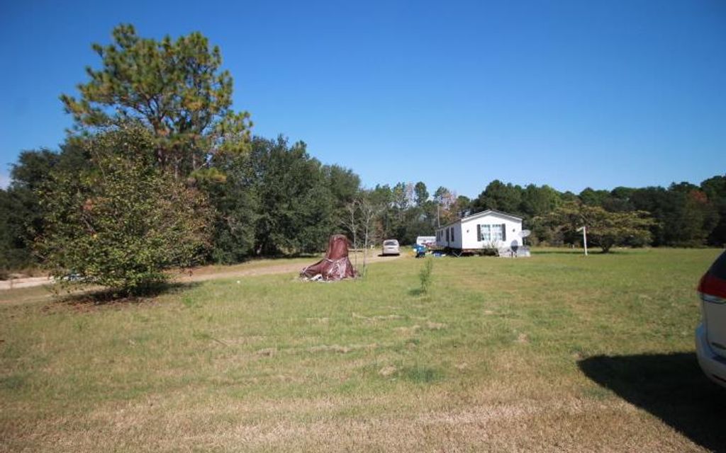 5 acres, Baxley, GA, Property ID 9988388 Land and Farm