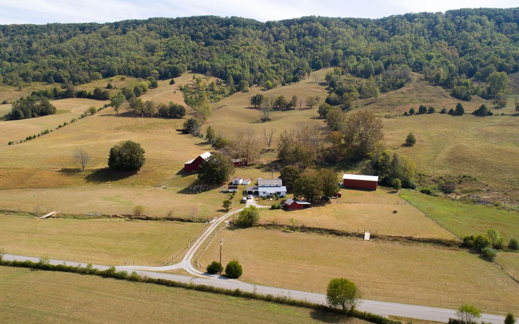 131 acres, Sneedville, TN, Property ID 10031932 Land and Farm