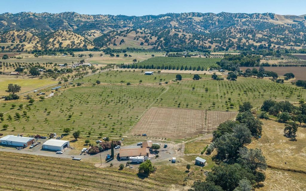 40 acres, Brooks, CA, Property ID 8911063 Land and Farm