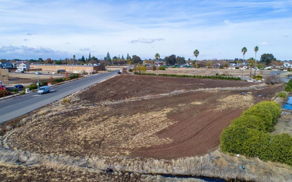 2.62 acres, Sacramento, CA, Property ID 10164806 Land and Farm