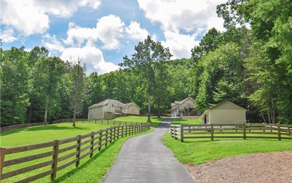 4.59 acres, Hendersonville, NC, Property ID 10337506 Land and Farm