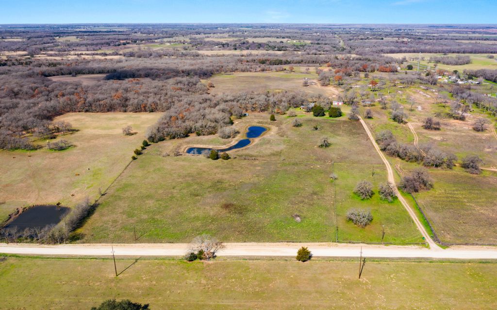 19.5 acres, Lott, TX, Property ID 10346235 Land and Farm