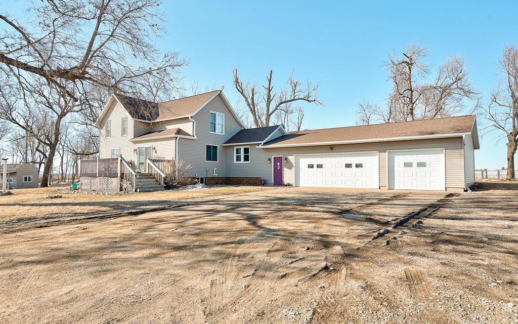 9.4 acres, Estherville, IA, Property ID 10409318 Land and Farm