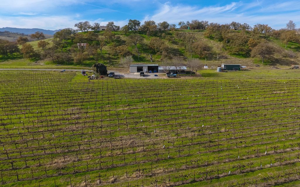 10 acres, Paso Robles, CA, Property ID 10435273 Land and Farm