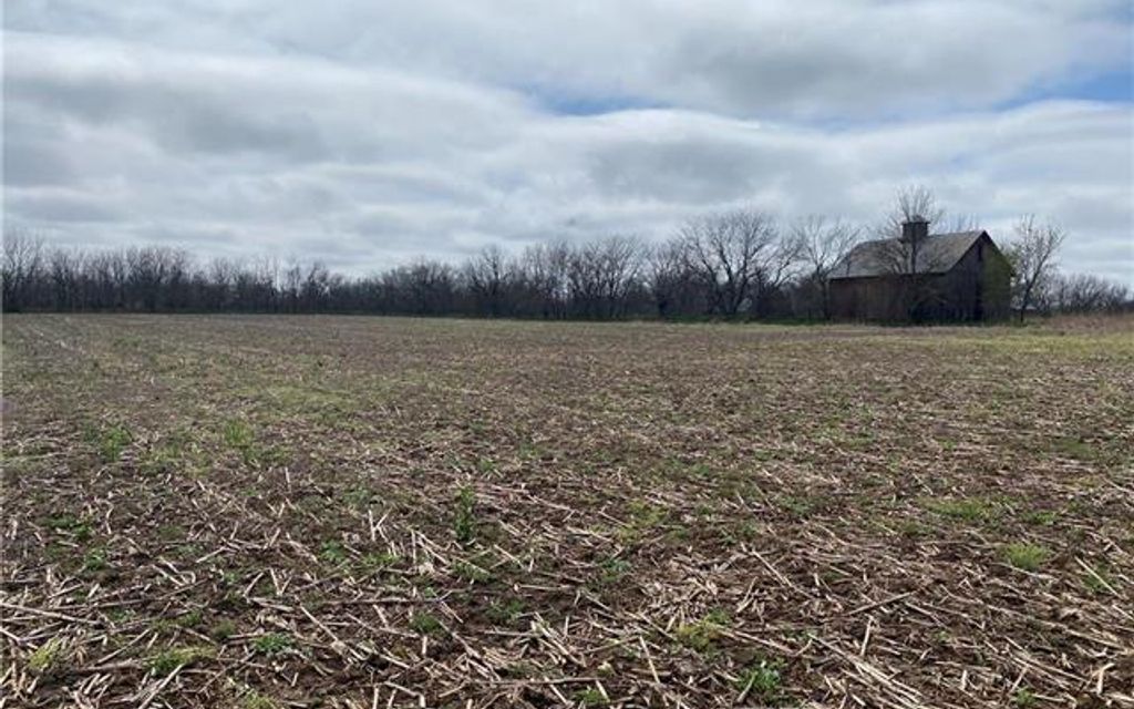 160 acres, Parker, KS, Property ID 10496715 Land and Farm