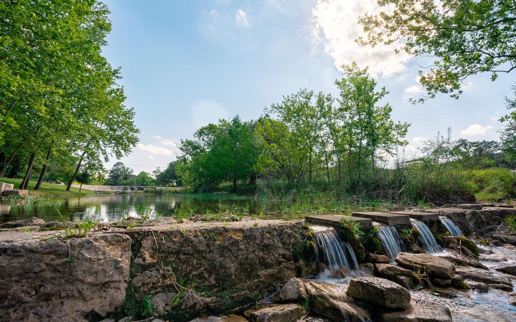 Lookwhogotbusted Kerrville Tx