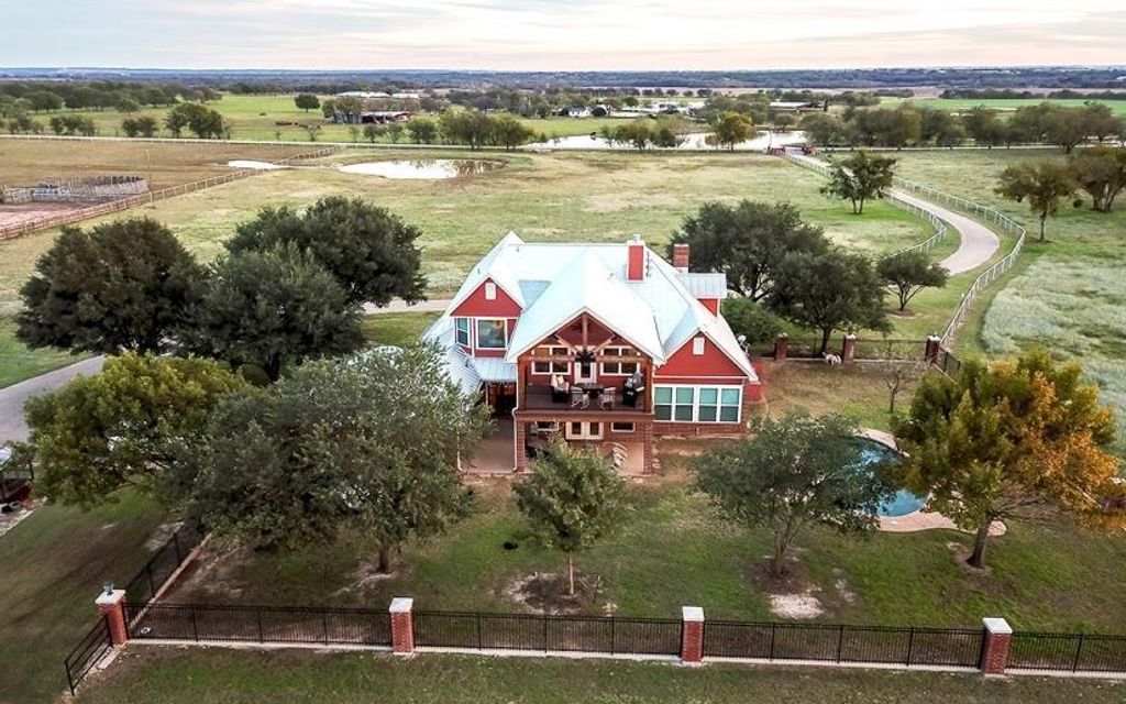 10 acres, Crawford, TX, Property ID 10154376 Land and Farm