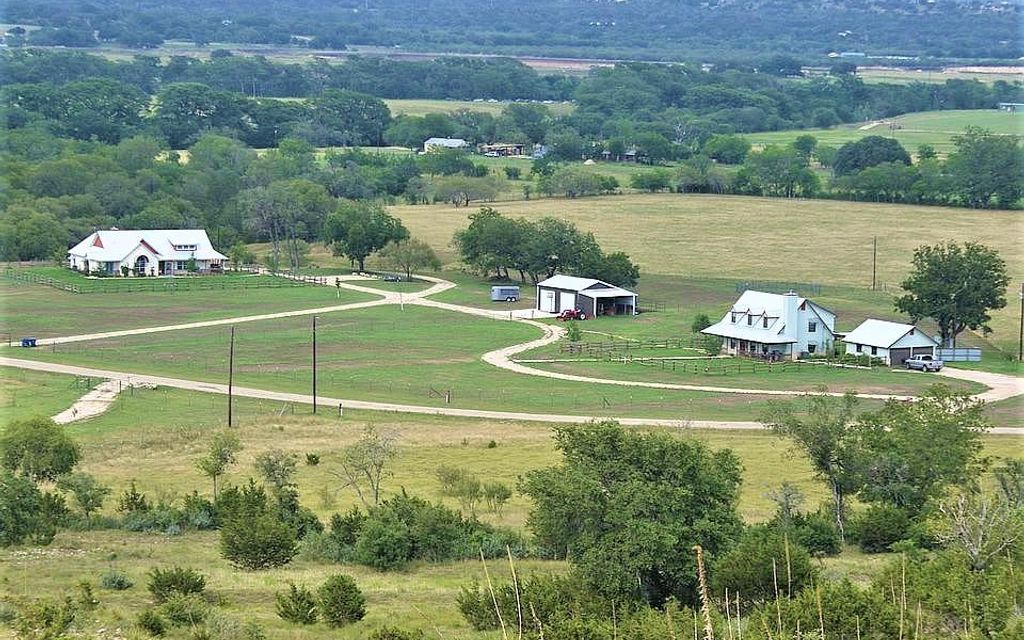 10 acres, Kerrville, TX, Property ID 12651362 Land and Farm