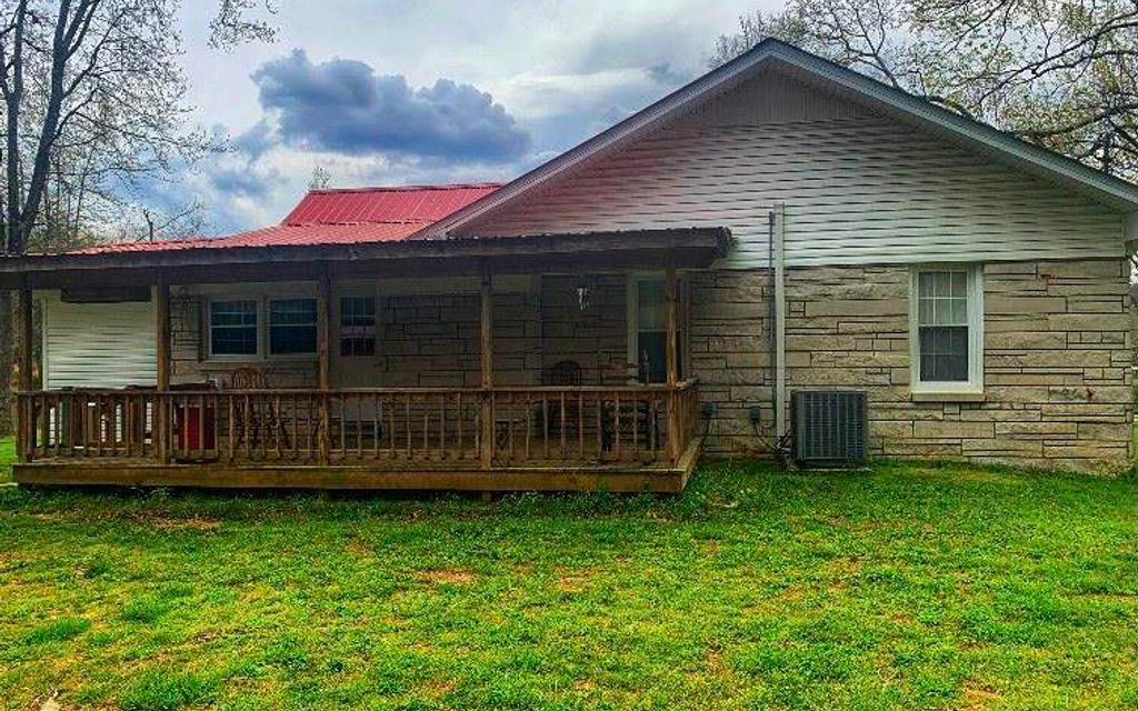 11 acres, Waynesboro, TN, Property ID 13327593 Land and Farm