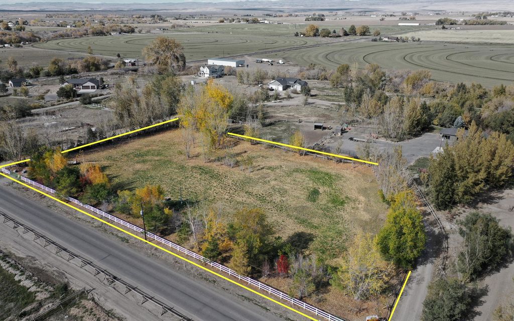 1.96 acres, Gooding, ID, Property ID 16515531 Land and Farm
