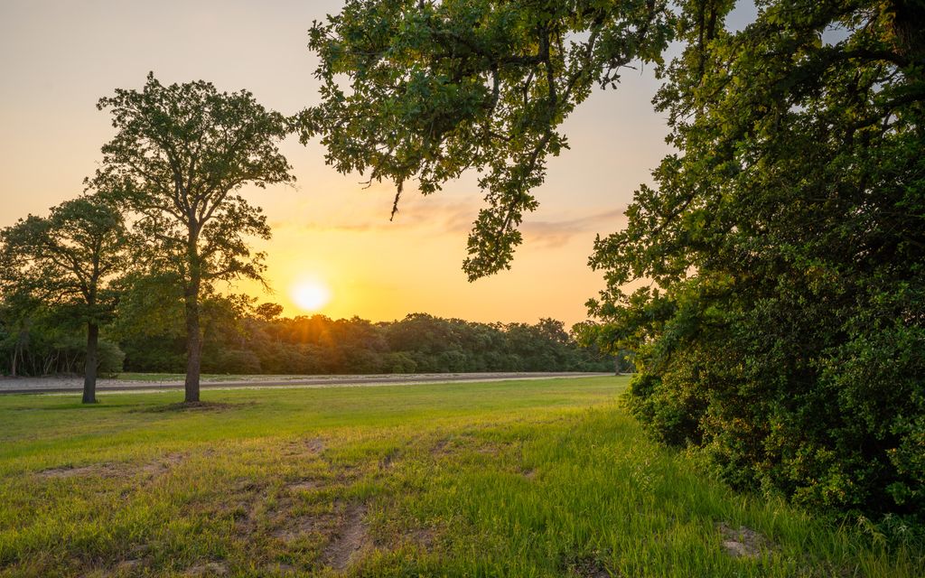 10.59 acres, Lexington, TX, Property ID 16692337 Land and Farm